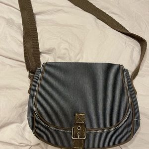 Thirty-one crossbody
